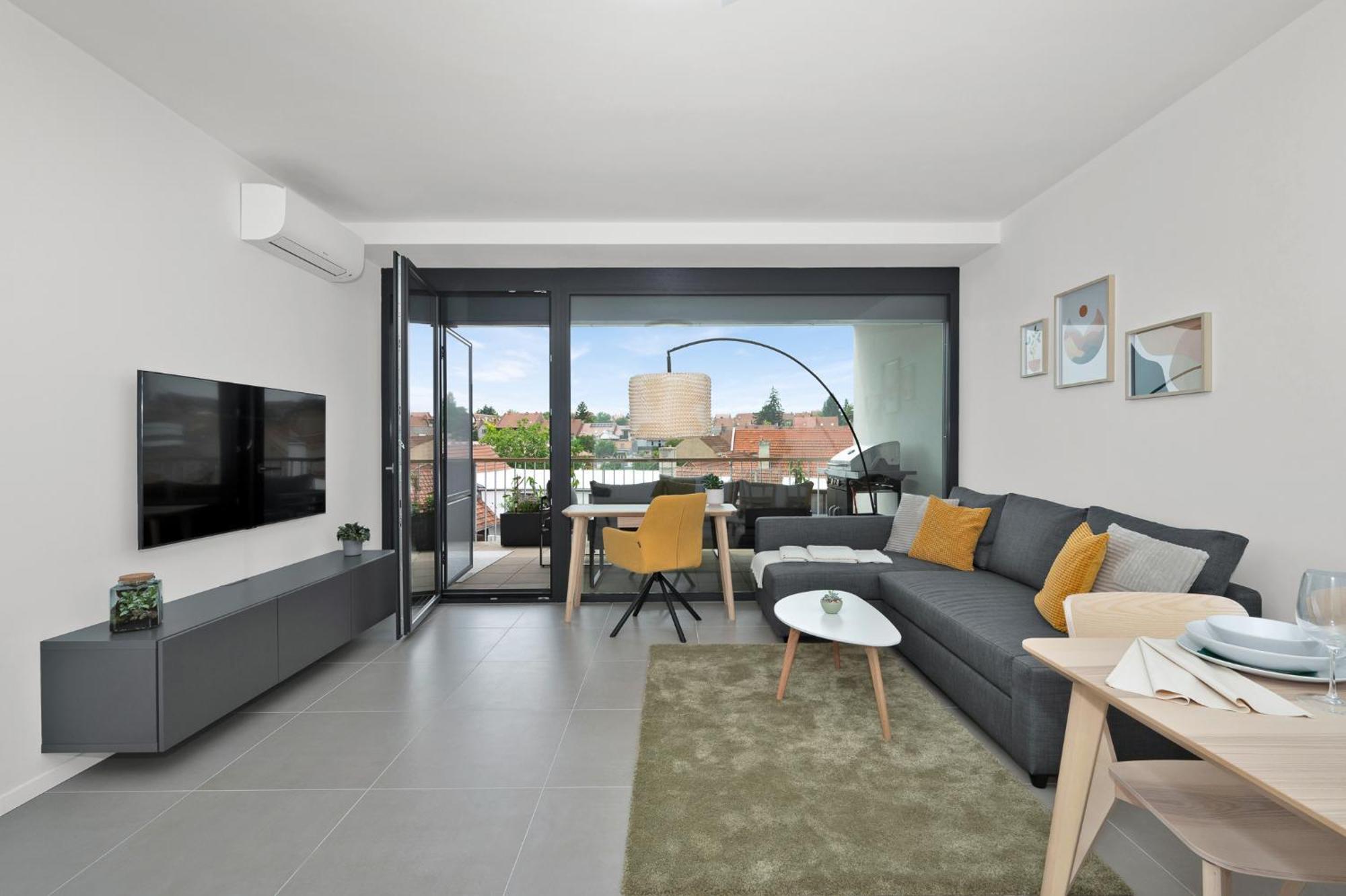 Fully Equipped Apartments With Terraces, Free Garage Parking, Netflix & Ac - By Apartmany Slapanice Cz Extérieur photo