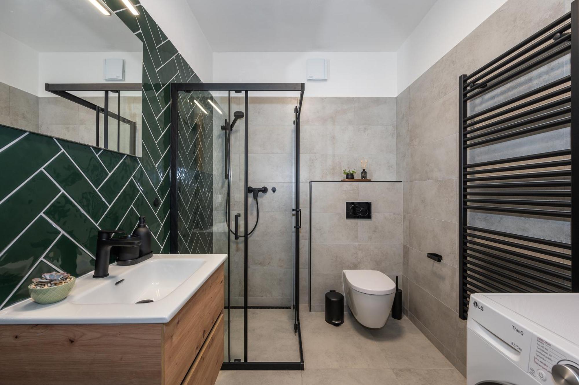 Fully Equipped Apartments With Terraces, Free Garage Parking, Netflix & Ac - By Apartmany Slapanice Cz Extérieur photo