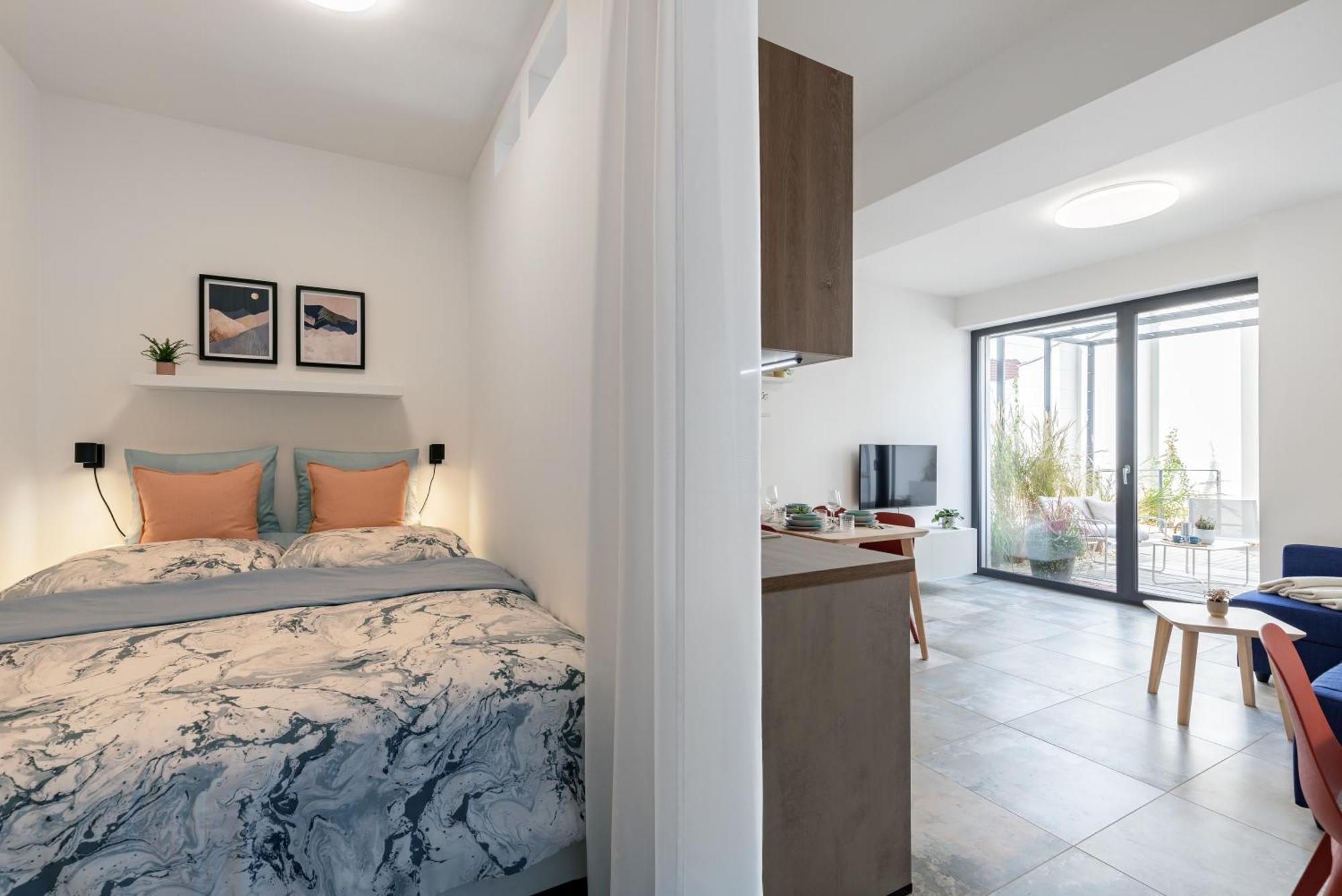 Fully Equipped Apartments With Terraces, Free Garage Parking, Netflix & Ac - By Apartmany Slapanice Cz Extérieur photo