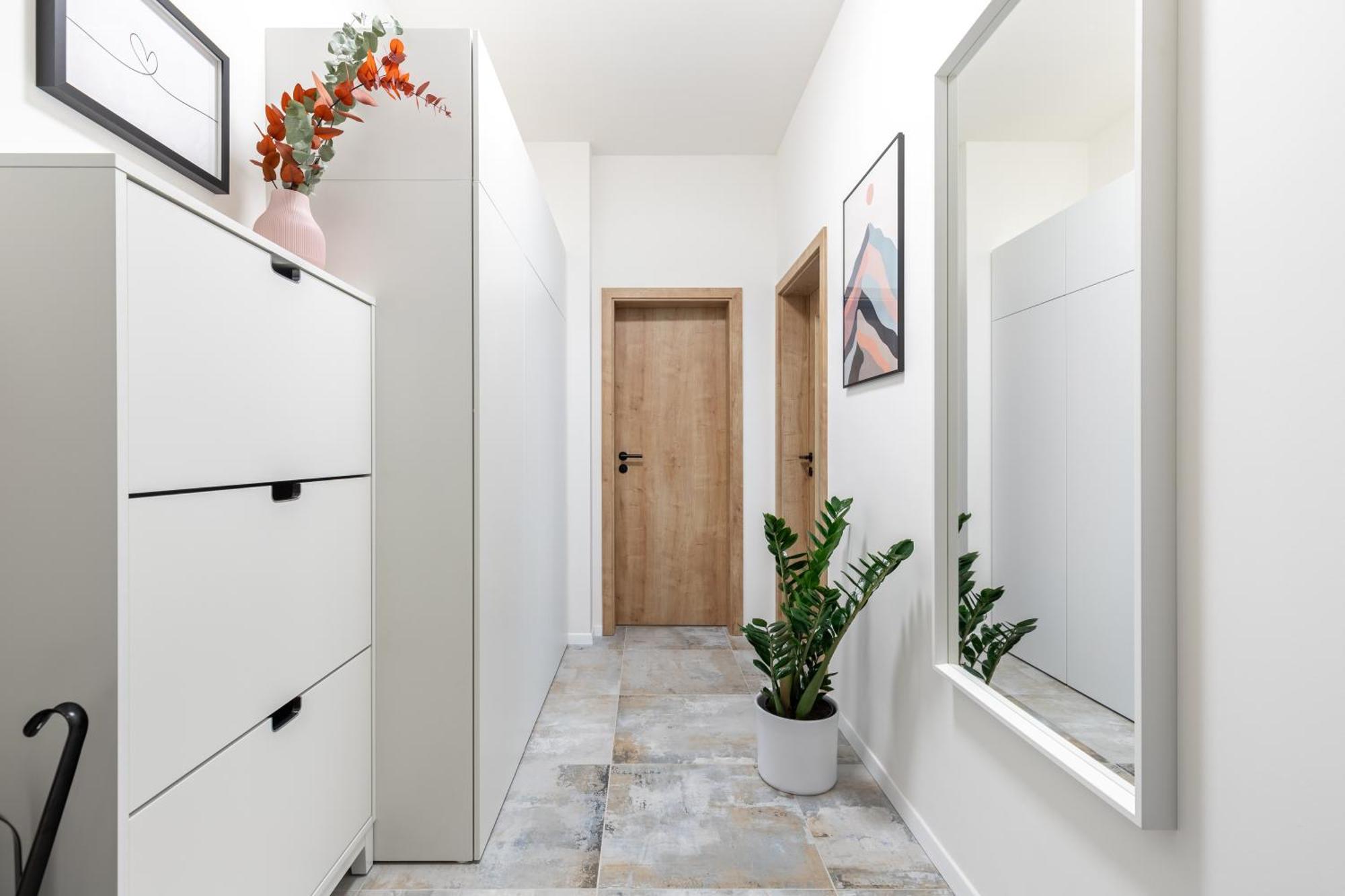 Fully Equipped Apartments With Terraces, Free Garage Parking, Netflix & Ac - By Apartmany Slapanice Cz Extérieur photo