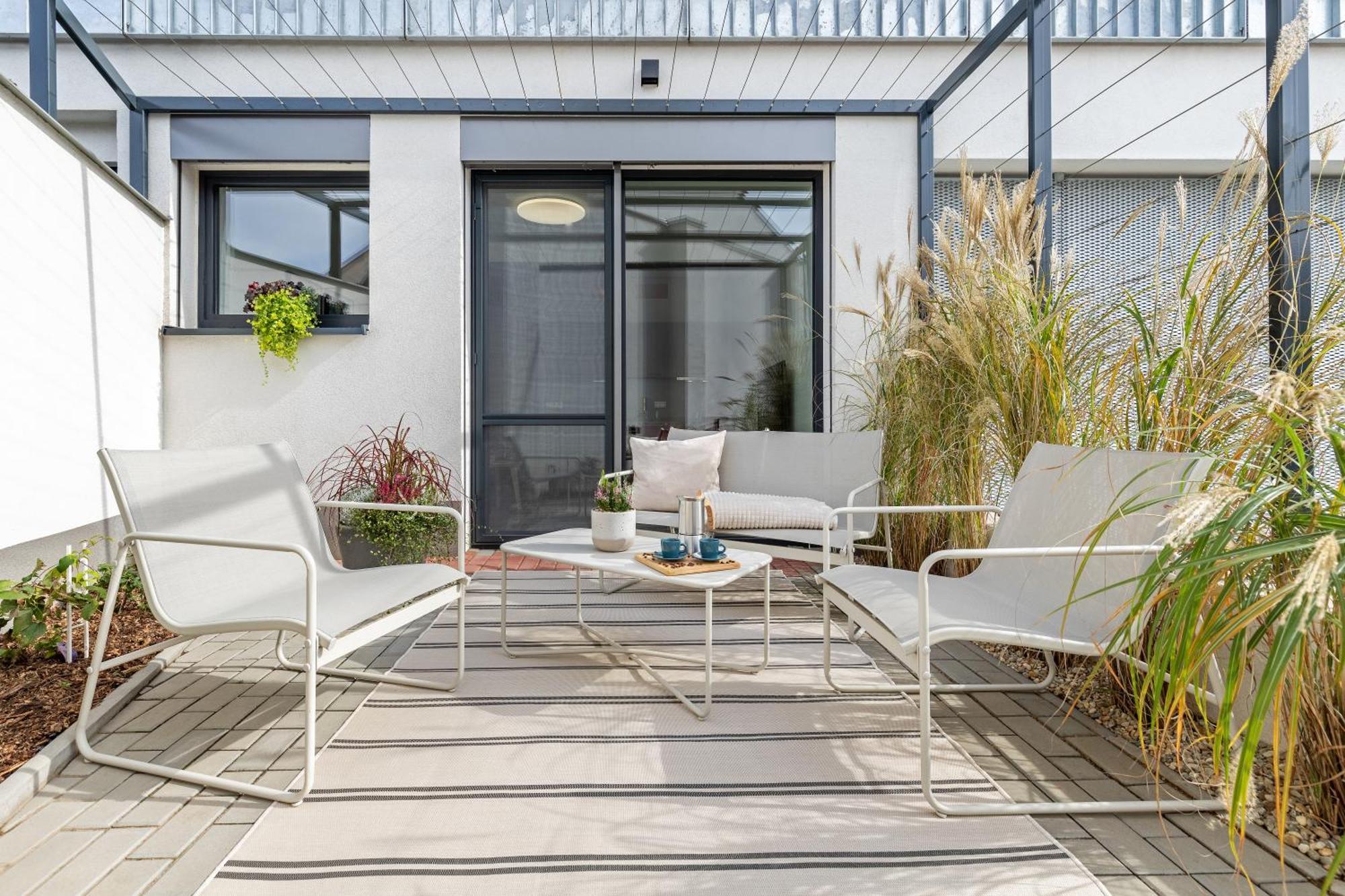 Fully Equipped Apartments With Terraces, Free Garage Parking, Netflix & Ac - By Apartmany Slapanice Cz Extérieur photo