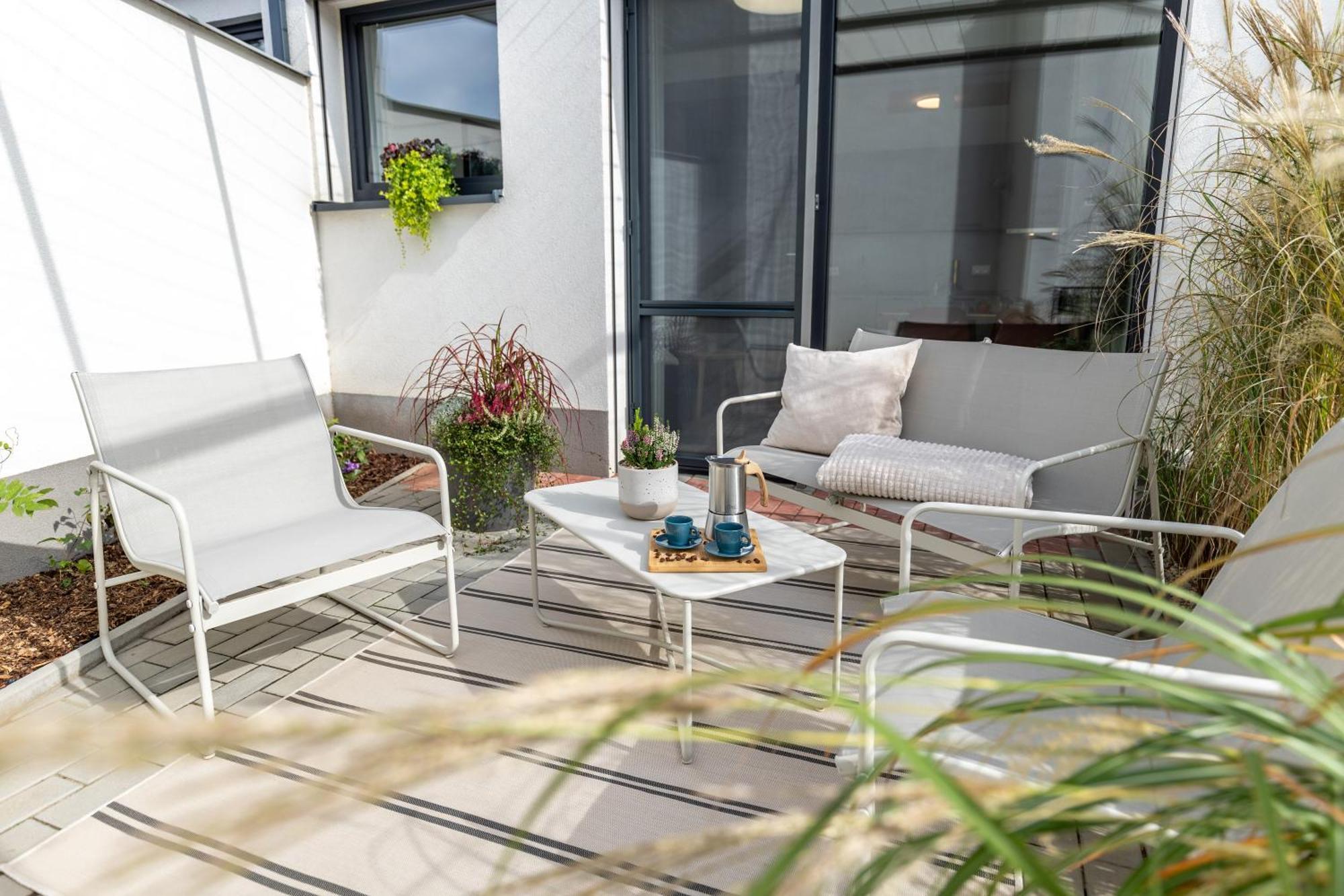 Fully Equipped Apartments With Terraces, Free Garage Parking, Netflix & Ac - By Apartmany Slapanice Cz Extérieur photo